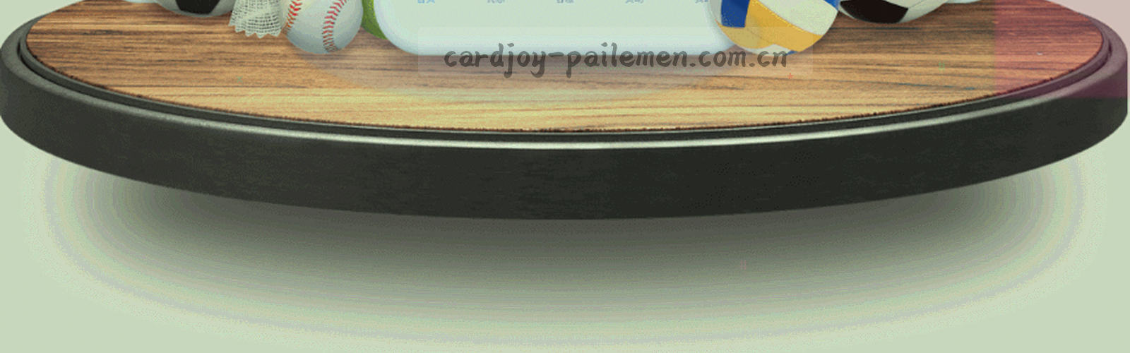深色桌面上平铺的印刷纹理纸，带有细密网点与折痕